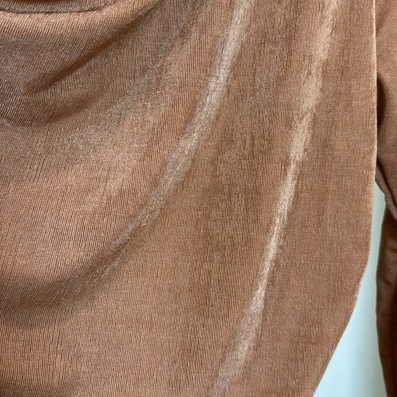 Forever 21 bronze tan left long sleeved mini dress - Picture 2 of 4